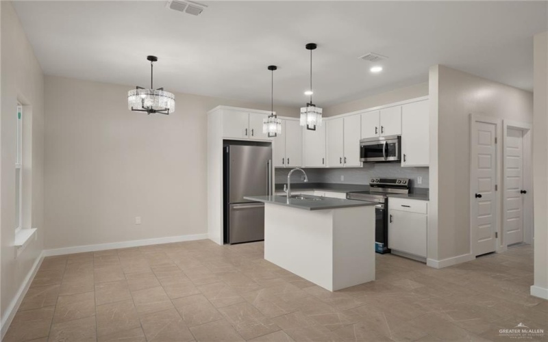 505 E Hawk Avenue E, Pharr, TX 78577, 3 Habitaciones Habitaciones , ,2 BañosBaños,Residential,En Venta,505 E Hawk Avenue E,475653