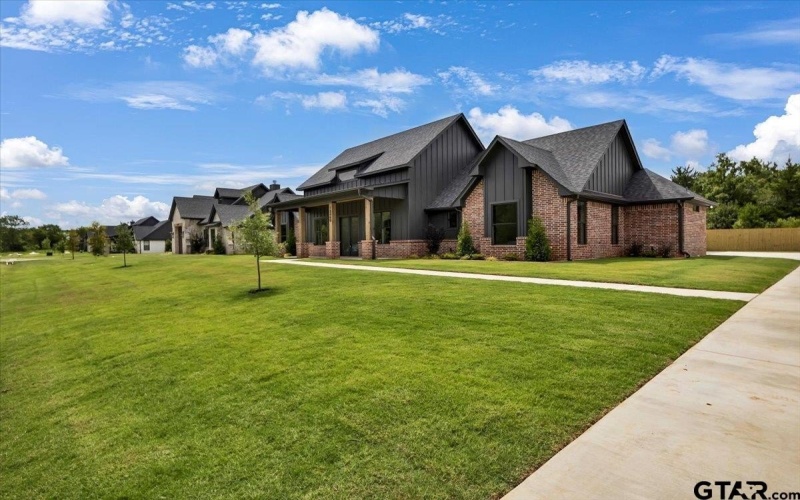 12400 Madison Xing, Bullard, TX 75757, 5 Bedrooms Bedrooms, ,3 BathroomsBathrooms,Residential,For Sale,12400 Madison Xing,25010553