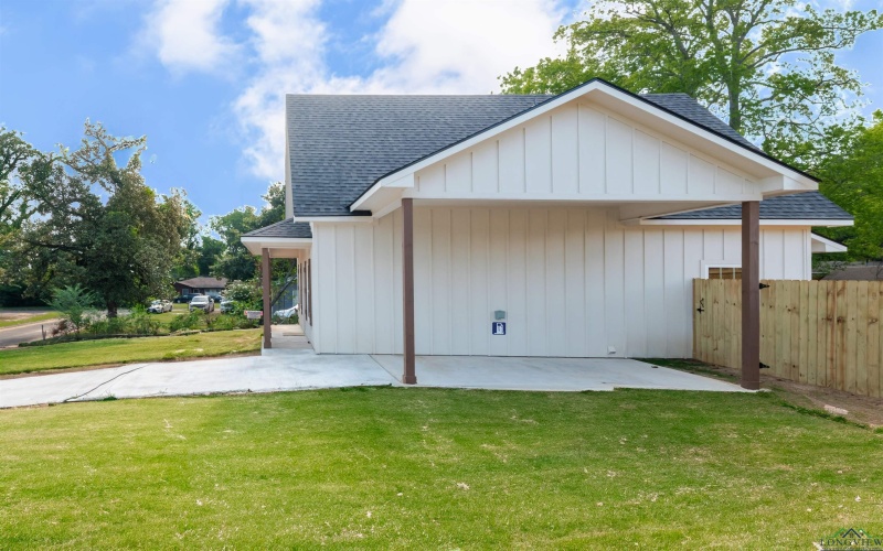 2720 Lincoln, Gladewater, TX 75647, 3 Habitaciones Habitaciones , ,2 BañosBaños,Residential,En Venta,2720 Lincoln,20254780