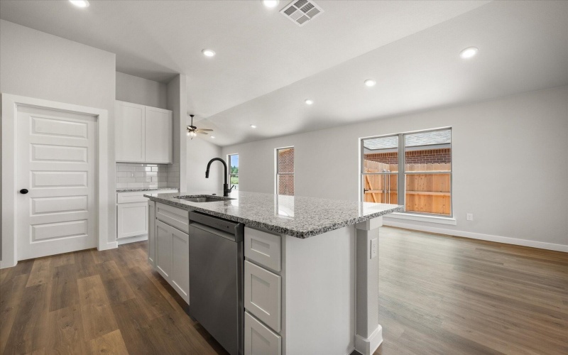 308 E 26th Street, Wolfforth, TX 79382, 4 Habitaciones Habitaciones , ,2 BañosBaños,Residential,En Venta,308 E 26th Street,0,202557556