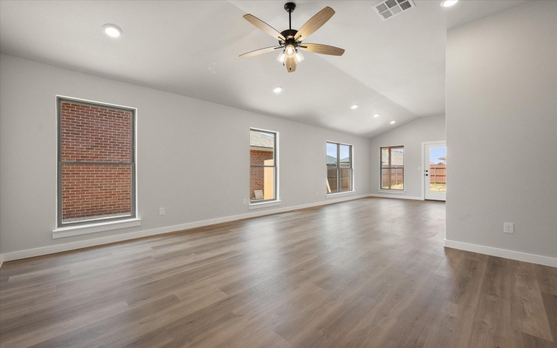 308 E 26th Street, Wolfforth, TX 79382, 4 Habitaciones Habitaciones , ,2 BañosBaños,Residential,En Venta,308 E 26th Street,0,202557556