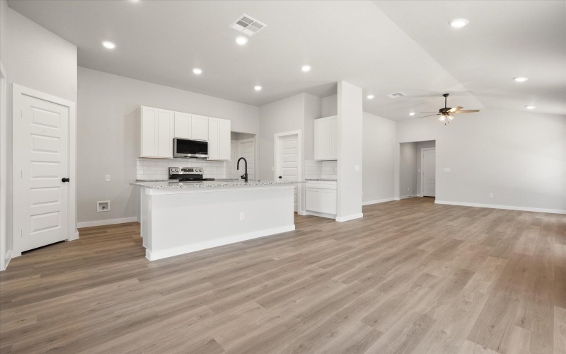 308 E 26th Street, Wolfforth, TX 79382, 4 Habitaciones Habitaciones , ,2 BañosBaños,Residential,En Venta,308 E 26th Street,0,202557556