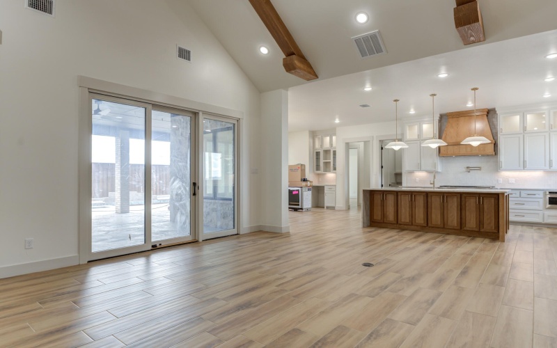 15014 Orlando Avenue, Lubbock, TX 79423, 4 Habitaciones Habitaciones , ,3 BañosBaños,Residential,En Venta,15014 Orlando Avenue,202557579