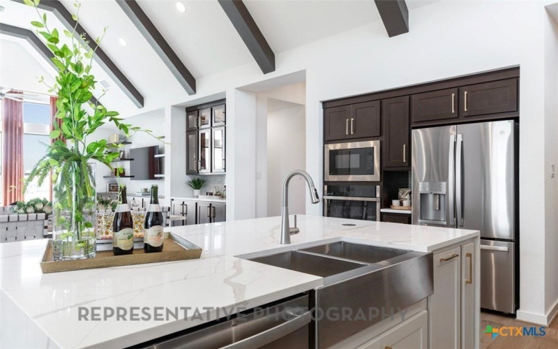 8601 Peafowl Street, Austin, TX 78744, 4 Bedrooms Bedrooms, ,5 BathroomsBathrooms,Residential,For Sale,8601 Peafowl Street,0,586085