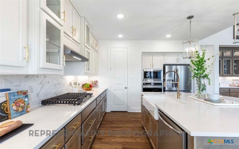 8704 Peristyle Drive, Austin, TX 78744, 4 Bedrooms Bedrooms, ,5 BathroomsBathrooms,Residential,For Sale,8704 Peristyle Drive,0,586097