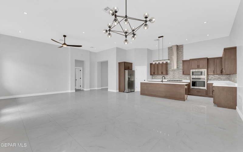 706849 7549 ENCHANTED PARK DR, El Paso, TX 79911, 3 Habitaciones Habitaciones , ,3 BañosBaños,Residential,En Venta,706849 7549 ENCHANTED PARK DR,926204