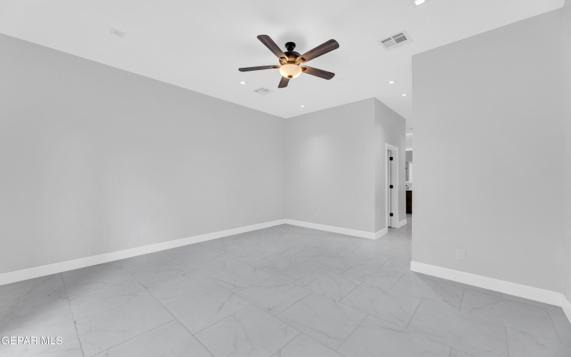 706849 7549 ENCHANTED PARK DR, El Paso, TX 79911, 3 Habitaciones Habitaciones , ,3 BañosBaños,Residential,En Venta,706849 7549 ENCHANTED PARK DR,926204
