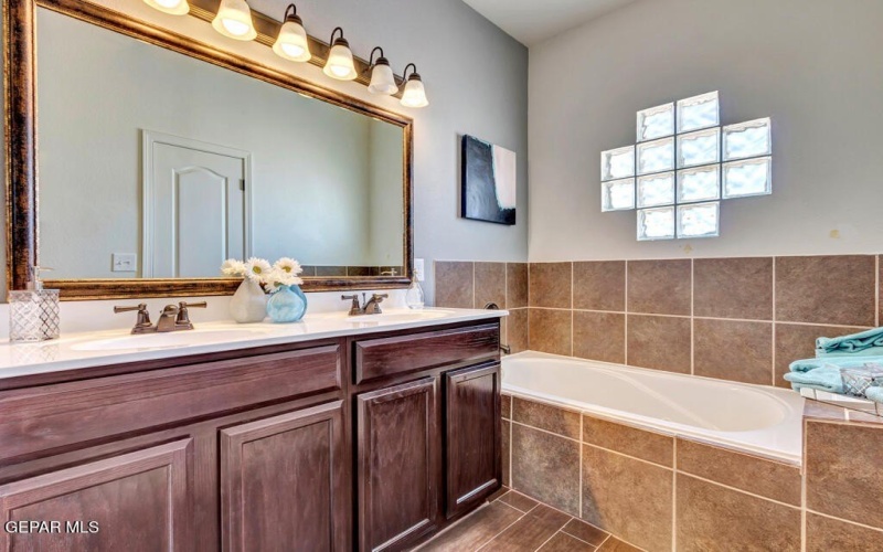 545 Lanner Drive, El Paso, TX 79928, 4 Habitaciones Habitaciones , ,2 BañosBaños,Residential,En Venta,545 Lanner Drive,926212