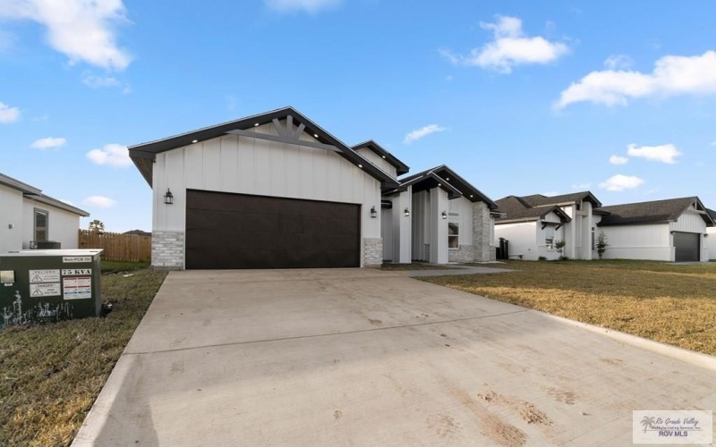 721 KAYLEE DR, LA FERIA, TX 78559, 4 Bedrooms Bedrooms, ,2 BathroomsBathrooms,Residential,For Sale,721 KAYLEE DR,29766107