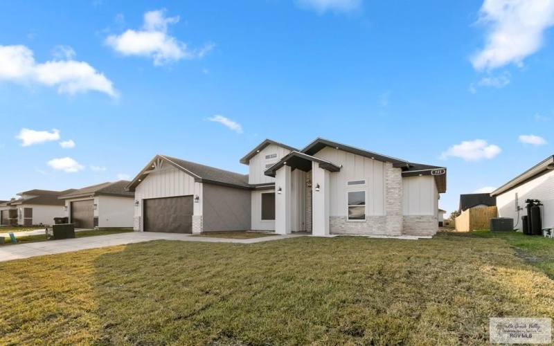 721 KAYLEE DR, LA FERIA, TX 78559, 4 Bedrooms Bedrooms, ,2 BathroomsBathrooms,Residential,For Sale,721 KAYLEE DR,29766107