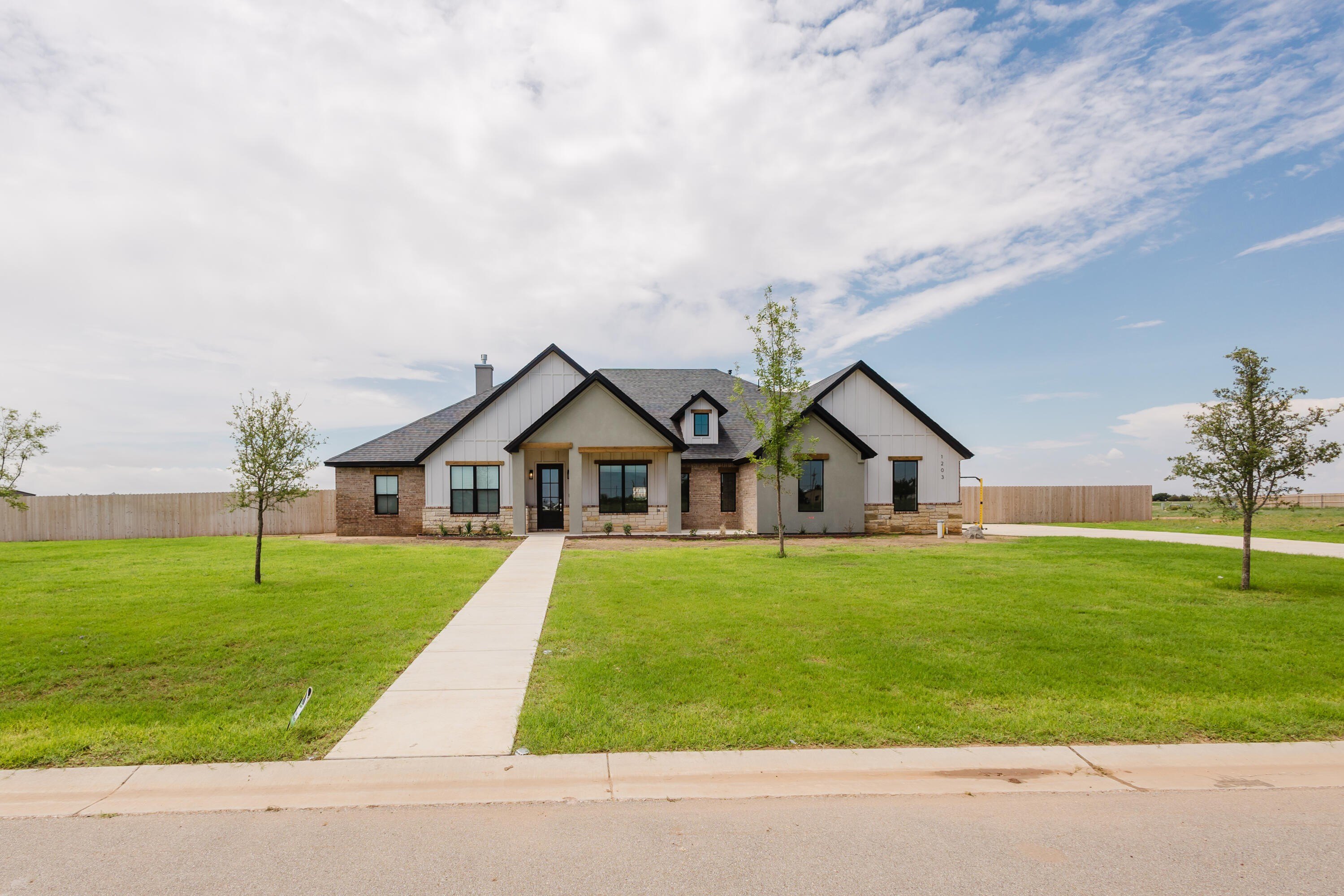 1203 County Rd 7710, Lubbock, TX 79423, 4 Habitaciones Habitaciones , ,3 BañosBaños,Residential,En Venta,1203 County Rd 7710,202557615