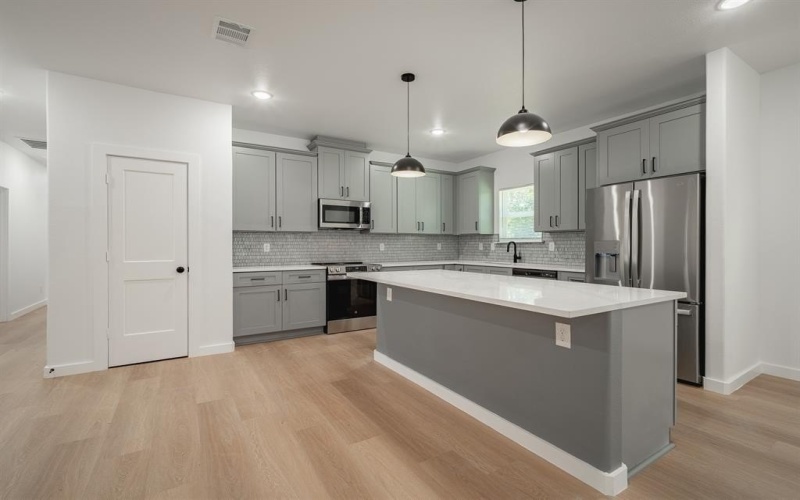 4151 Odessa Street, Dallas, TX 75212, 4 Bedrooms Bedrooms, ,2 BathroomsBathrooms,Residential,For Sale,4151 Odessa Street,20956209