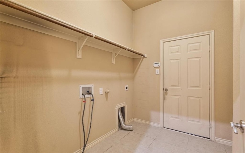 7304 Darsena Drive, Grand Prairie, TX 75054, 4 Habitaciones Habitaciones , ,2 BañosBaños,Residential,En Venta,7304 Darsena Drive,0,20957961