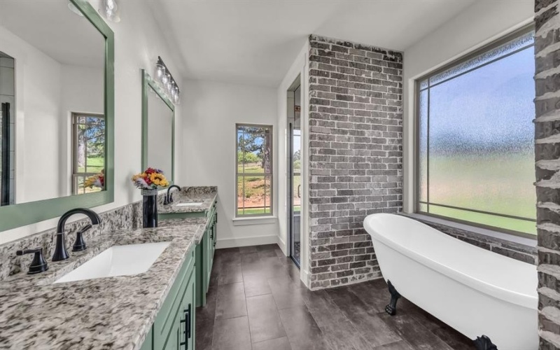 6915 Fm 1885, Weatherford, TX 76088, 4 Habitaciones Habitaciones , ,3 BañosBaños,Residential,En Venta,6915 Fm 1885,20984569