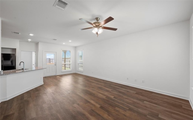 317 State Loop, Troy, TX 76579, 3 Bedrooms Bedrooms, ,2 BathroomsBathrooms,Residential,For Sale,317 State Loop,20986353