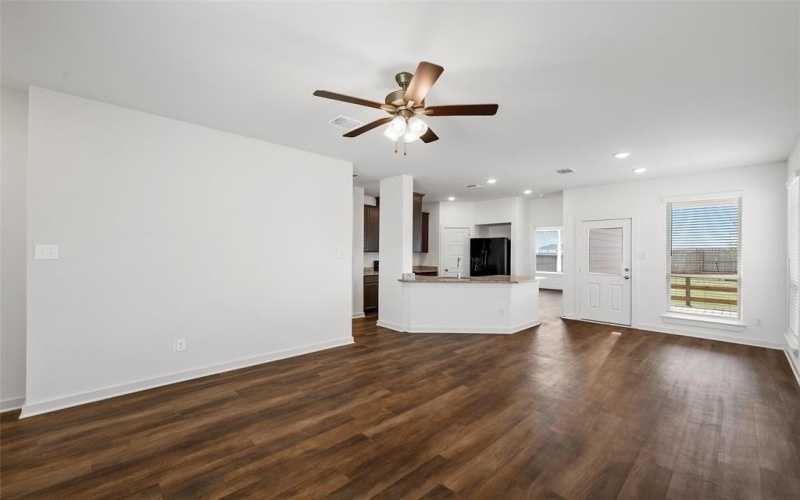 317 State Loop, Troy, TX 76579, 3 Bedrooms Bedrooms, ,2 BathroomsBathrooms,Residential,For Sale,317 State Loop,20986353