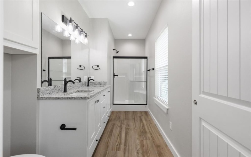 828 Bell Street, Sulphur Springs, TX 75482, 3 Bedrooms Bedrooms, ,2 BathroomsBathrooms,Residential,For Sale,828 Bell Street,20988146