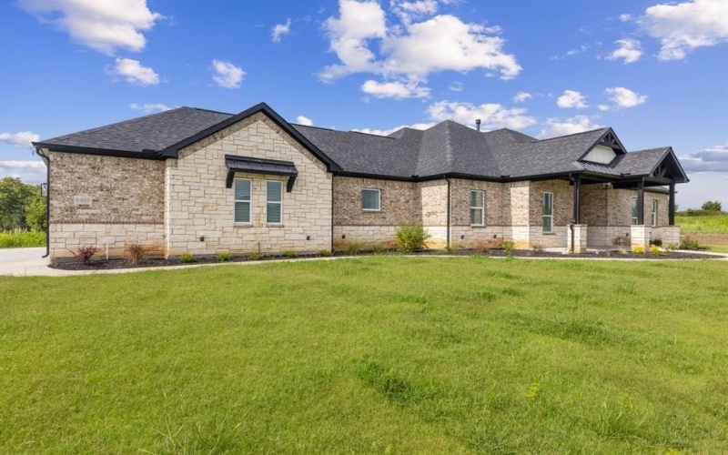 8405 Bronco Drive, Godley, TX 76044, 3 Bedrooms Bedrooms, ,2 BathroomsBathrooms,Residential,For Sale,8405 Bronco Drive,20992545