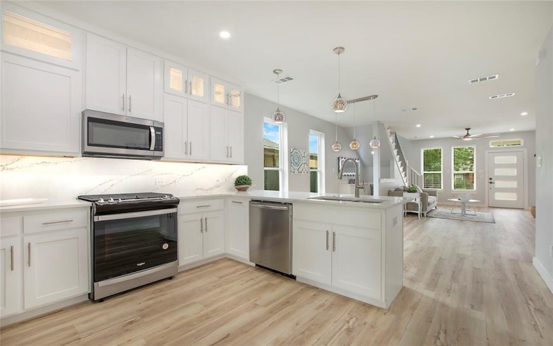 114 W Ohio Avenue, Dallas, TX 75224, 5 Habitaciones Habitaciones , ,3 BañosBaños,Residential,En Venta,114 W Ohio Avenue,20993774