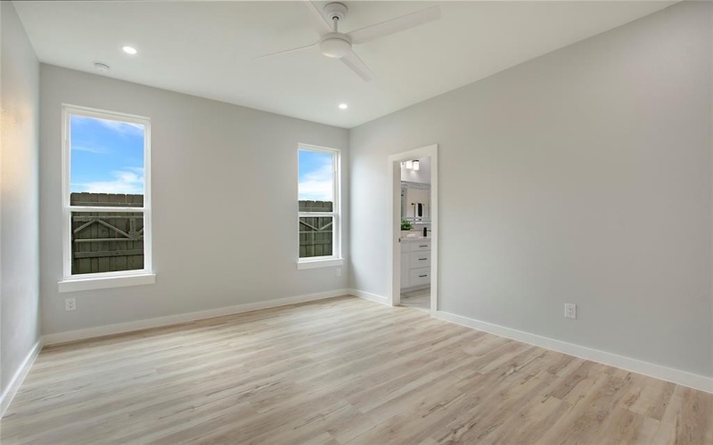 114 W Ohio Avenue, Dallas, TX 75224, 5 Habitaciones Habitaciones , ,3 BañosBaños,Residential,En Venta,114 W Ohio Avenue,20993774