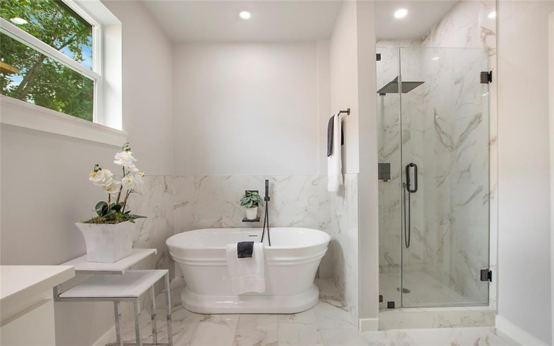 114 W Ohio Avenue, Dallas, TX 75224, 5 Habitaciones Habitaciones , ,3 BañosBaños,Residential,En Venta,114 W Ohio Avenue,20993774