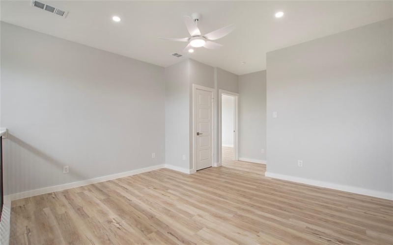 114 W Ohio Avenue, Dallas, TX 75224, 5 Habitaciones Habitaciones , ,3 BañosBaños,Residential,En Venta,114 W Ohio Avenue,20993774