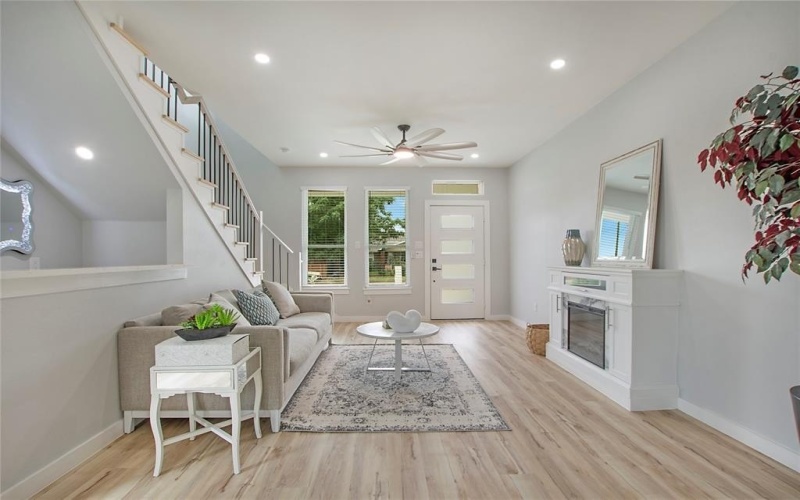 114 W Ohio Avenue, Dallas, TX 75224, 5 Habitaciones Habitaciones , ,3 BañosBaños,Residential,En Venta,114 W Ohio Avenue,20993774