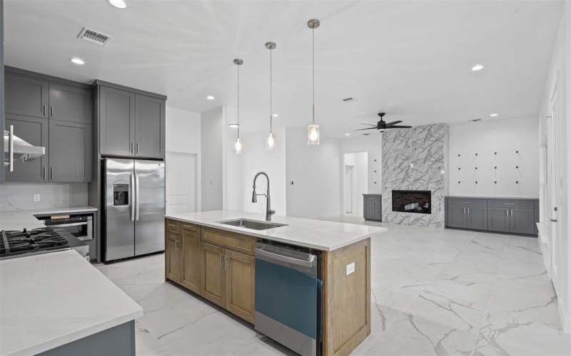 137 Cartwright Road, Weatherford, TX 76087, 4 Bedrooms Bedrooms, ,3 BathroomsBathrooms,Residential,For Sale,137 Cartwright Road,20994569
