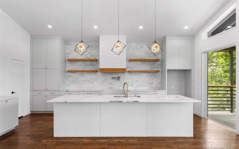 3110 W Jefferson Boulevard, Dallas, TX 75211, 4 Bedrooms Bedrooms, ,3 BathroomsBathrooms,Residential,For Sale,3110 W Jefferson Boulevard,20995870