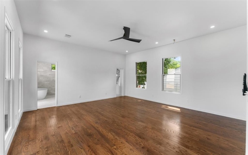 3110 W Jefferson Boulevard, Dallas, TX 75211, 4 Bedrooms Bedrooms, ,3 BathroomsBathrooms,Residential,For Sale,3110 W Jefferson Boulevard,20995870