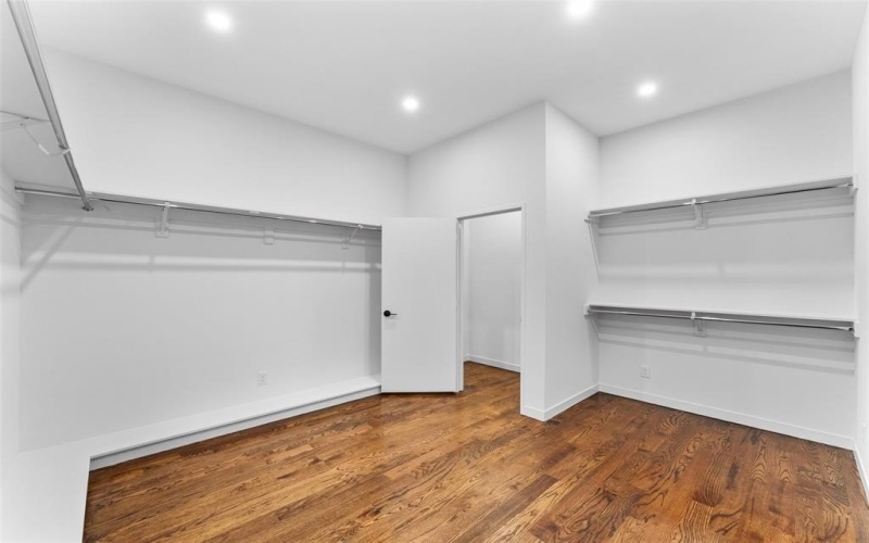 3110 W Jefferson Boulevard, Dallas, TX 75211, 4 Bedrooms Bedrooms, ,3 BathroomsBathrooms,Residential,For Sale,3110 W Jefferson Boulevard,20995870