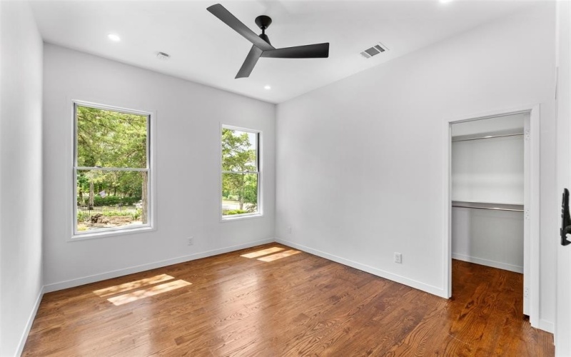 3110 W Jefferson Boulevard, Dallas, TX 75211, 4 Bedrooms Bedrooms, ,3 BathroomsBathrooms,Residential,For Sale,3110 W Jefferson Boulevard,20995870