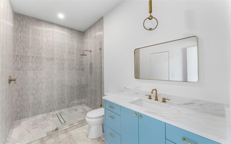 3110 W Jefferson Boulevard, Dallas, TX 75211, 4 Bedrooms Bedrooms, ,3 BathroomsBathrooms,Residential,For Sale,3110 W Jefferson Boulevard,20995870