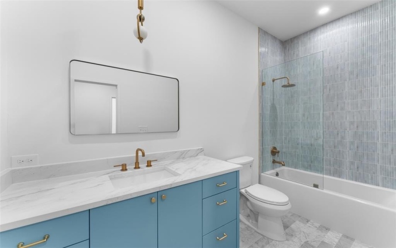 3110 W Jefferson Boulevard, Dallas, TX 75211, 4 Bedrooms Bedrooms, ,3 BathroomsBathrooms,Residential,For Sale,3110 W Jefferson Boulevard,20995870