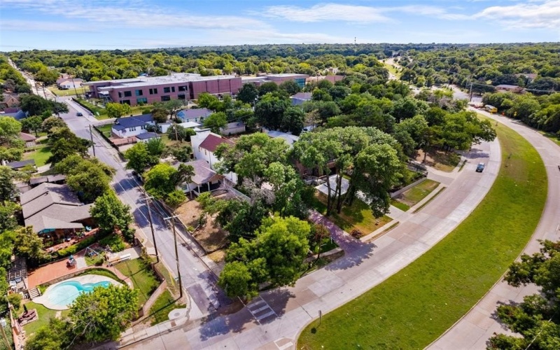 3110 W Jefferson Boulevard, Dallas, TX 75211, 4 Bedrooms Bedrooms, ,3 BathroomsBathrooms,Residential,For Sale,3110 W Jefferson Boulevard,20995870