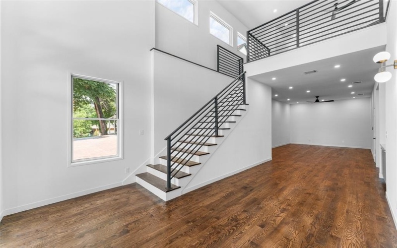 3110 W Jefferson Boulevard, Dallas, TX 75211, 4 Bedrooms Bedrooms, ,3 BathroomsBathrooms,Residential,For Sale,3110 W Jefferson Boulevard,20995870