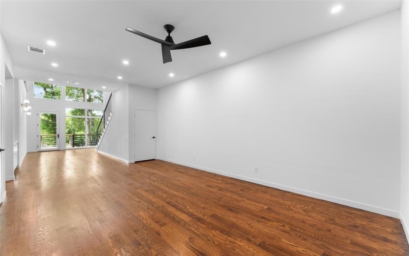 3110 W Jefferson Boulevard, Dallas, TX 75211, 4 Bedrooms Bedrooms, ,3 BathroomsBathrooms,Residential,For Sale,3110 W Jefferson Boulevard,20995870
