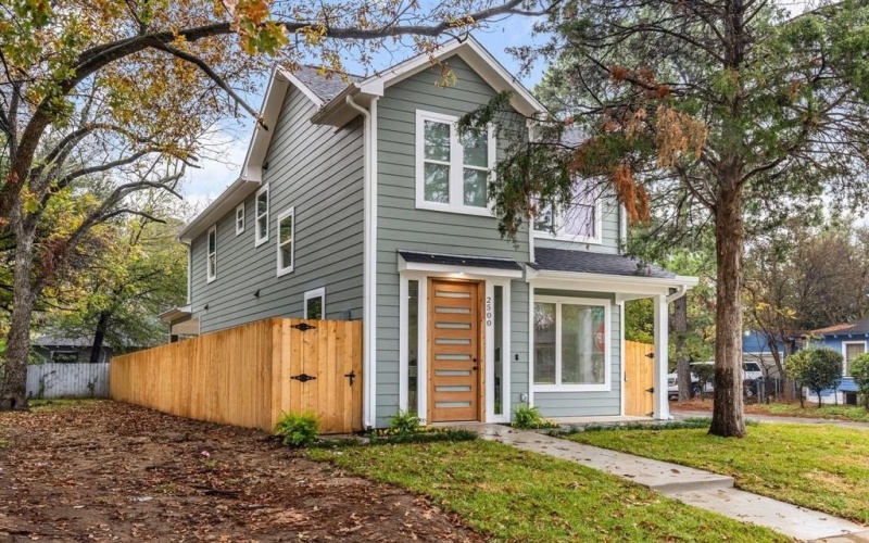 2500 Lowery Street, Dallas, TX 75215, 3 Bedrooms Bedrooms, ,2 BathroomsBathrooms,Residential,For Sale,2500 Lowery Street,20996073