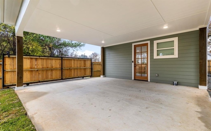 2500 Lowery Street, Dallas, TX 75215, 3 Bedrooms Bedrooms, ,2 BathroomsBathrooms,Residential,For Sale,2500 Lowery Street,20996073