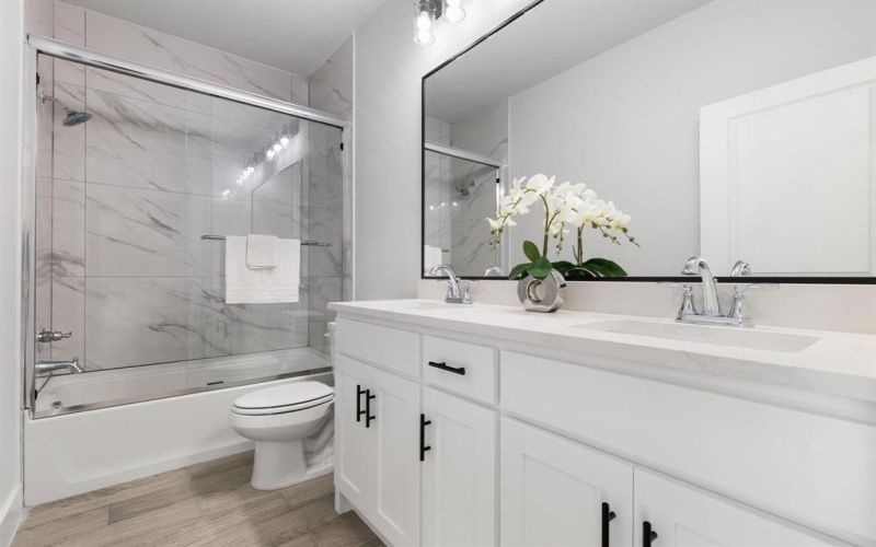 2451 Macon Street, Dallas, TX 75215, 3 Bedrooms Bedrooms, ,2 BathroomsBathrooms,Residential,For Sale,2451 Macon Street,20996081