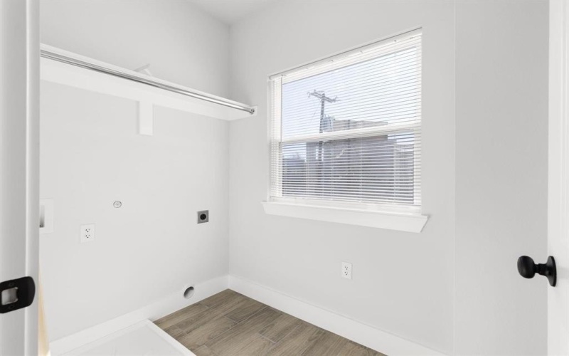 2451 Macon Street, Dallas, TX 75215, 3 Bedrooms Bedrooms, ,2 BathroomsBathrooms,Residential,For Sale,2451 Macon Street,20996081
