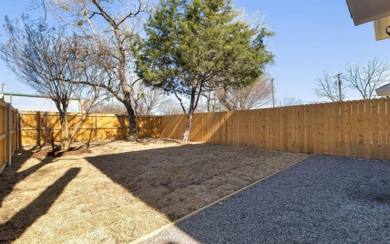 2451 Macon Street, Dallas, TX 75215, 3 Bedrooms Bedrooms, ,2 BathroomsBathrooms,Residential,For Sale,2451 Macon Street,20996081