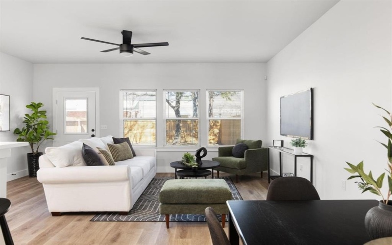2451 Macon Street, Dallas, TX 75215, 3 Bedrooms Bedrooms, ,2 BathroomsBathrooms,Residential,For Sale,2451 Macon Street,20996081