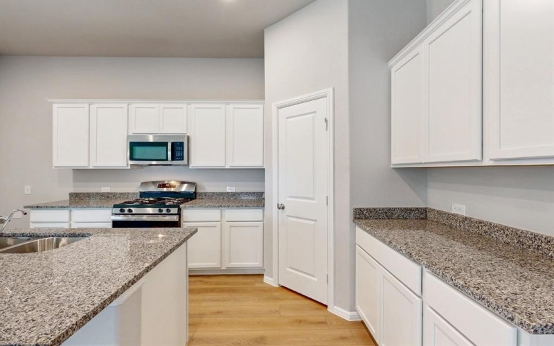 3305 Fortress Way, Denton, TX 76208, 4 Bedrooms Bedrooms, ,2 BathroomsBathrooms,Residential,For Sale,3305 Fortress Way,0,20996213