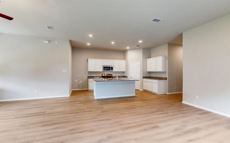 3305 Fortress Way, Denton, TX 76208, 4 Bedrooms Bedrooms, ,2 BathroomsBathrooms,Residential,For Sale,3305 Fortress Way,0,20996213