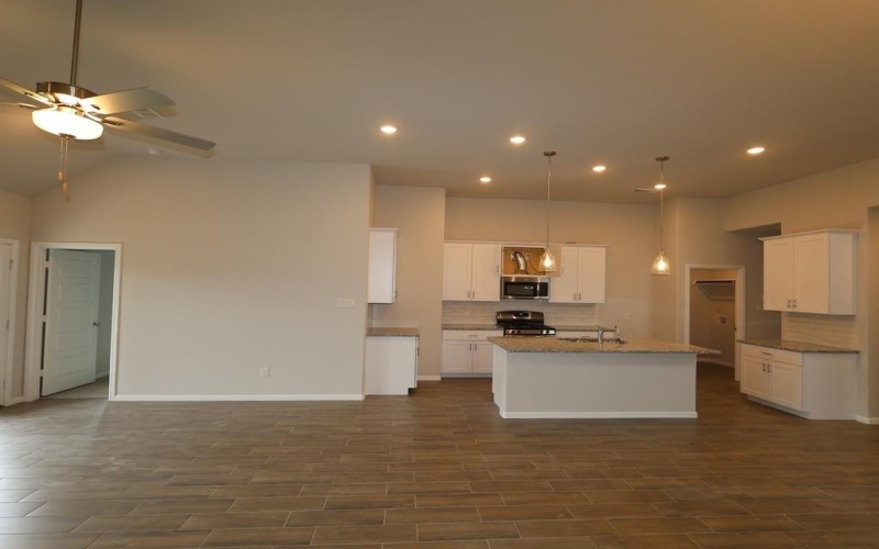 1716 Opaca Drive, Fort Worth, TX 76131, 4 Habitaciones Habitaciones , ,3 BañosBaños,Residential,En Venta,1716 Opaca Drive,20996368