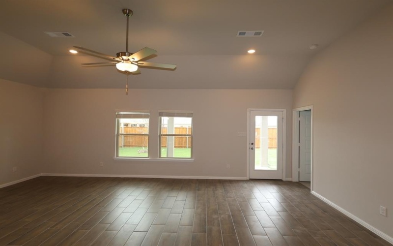 1716 Opaca Drive, Fort Worth, TX 76131, 4 Habitaciones Habitaciones , ,3 BañosBaños,Residential,En Venta,1716 Opaca Drive,20996368