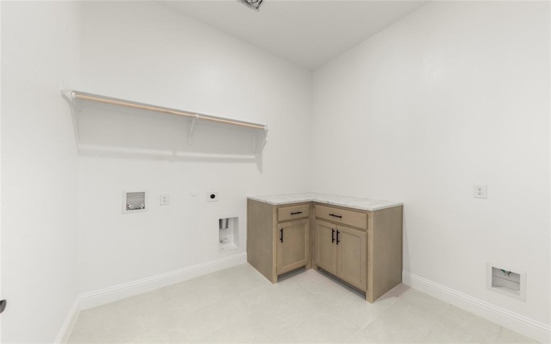 335 Waterview Drive, Gunter, TX 75058, 4 Bedrooms Bedrooms, ,3 BathroomsBathrooms,Residential,For Sale,335 Waterview Drive,0,20996902