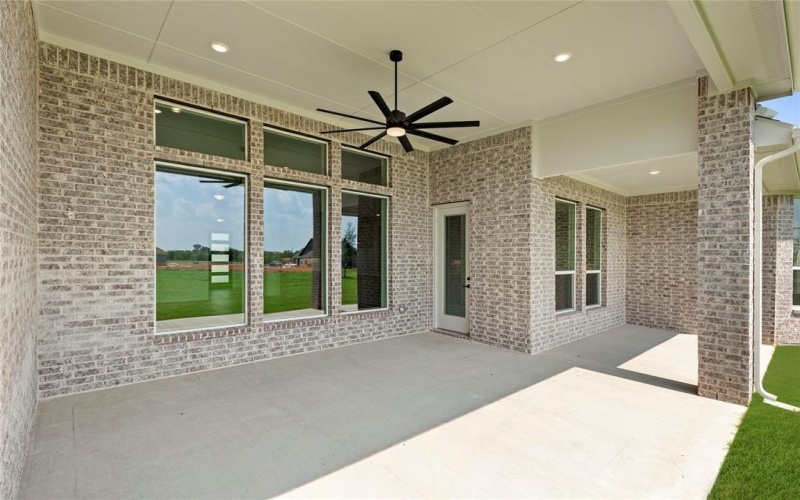 335 Waterview Drive, Gunter, TX 75058, 4 Bedrooms Bedrooms, ,3 BathroomsBathrooms,Residential,For Sale,335 Waterview Drive,0,20996902