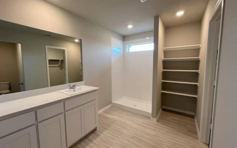 8213 BELTMILL Parkway, Fort Worth, TX 76131, 4 Habitaciones Habitaciones , ,3 BañosBaños,Residential,En Venta,8213 BELTMILL Parkway,20996924